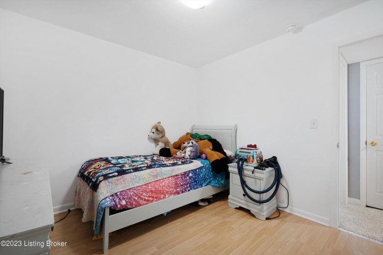 Listing Image 21