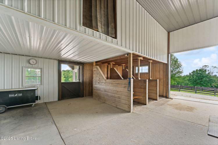 Listing Image 29