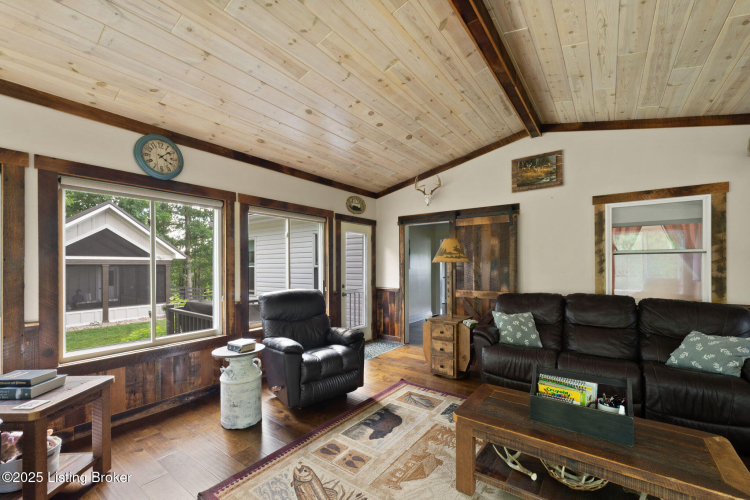 Listing Image 52