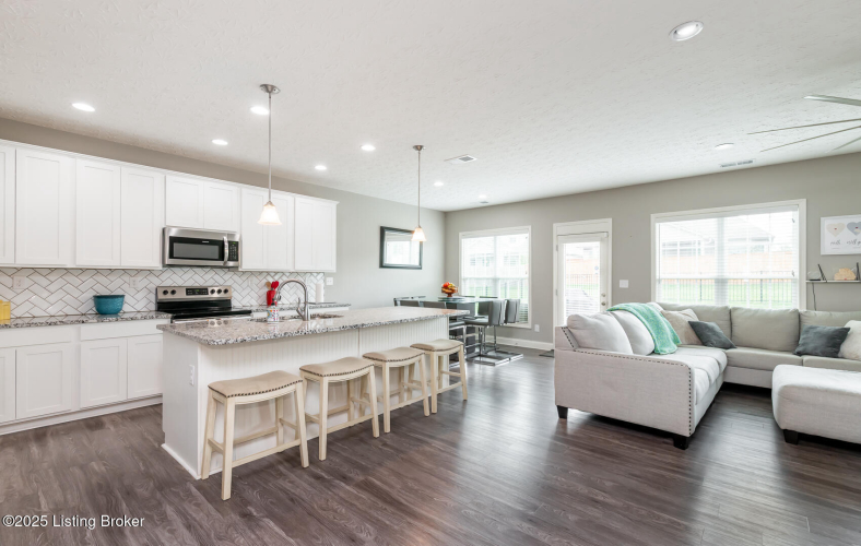 Listing Image 15