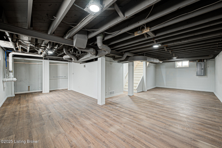 Listing Image 33
