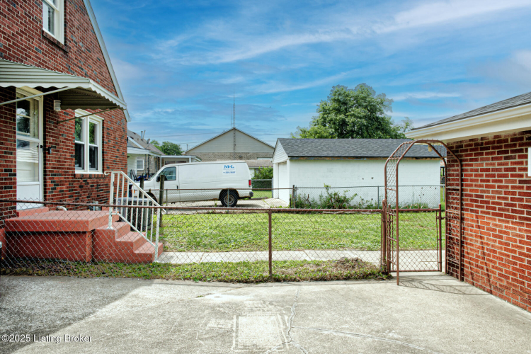 Listing Image 40