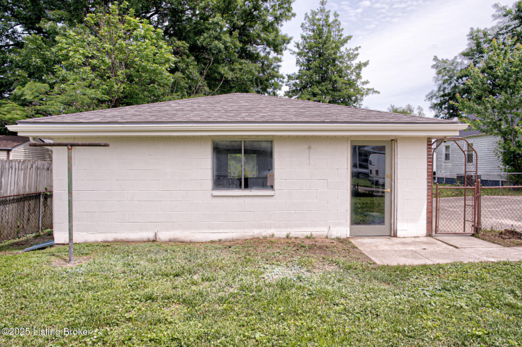Listing Image 42