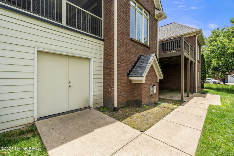 Listing Image 64