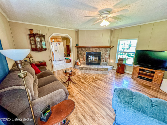 Listing Image 14