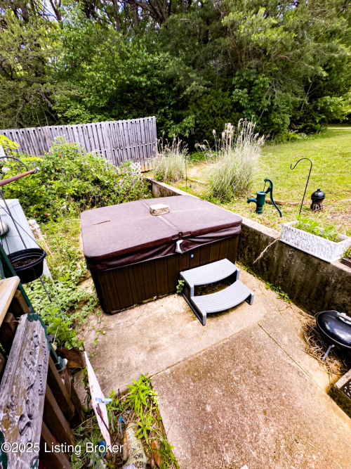 Listing Image 10
