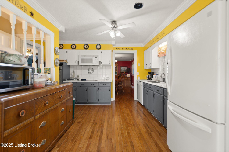 Listing Image 8