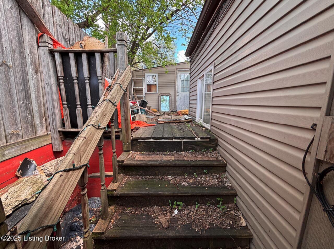 Listing Image 6