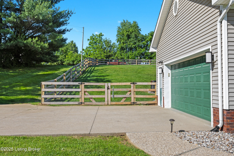 Listing Image 43