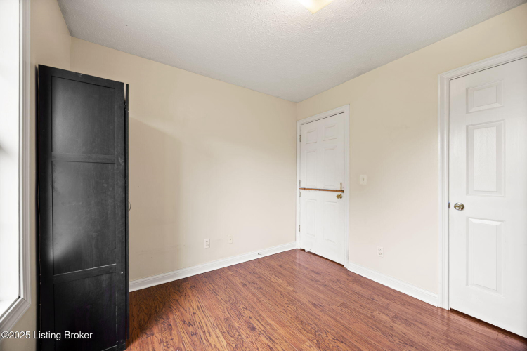 Listing Image 27