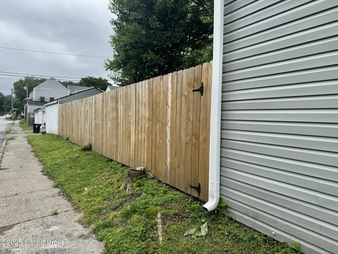 Listing Image 42