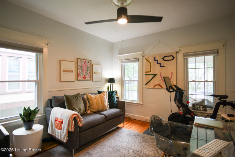 Listing Image 12