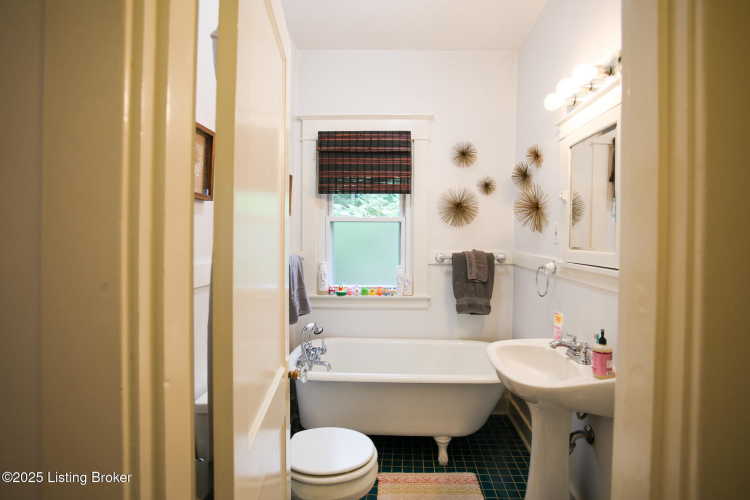 Listing Image 14