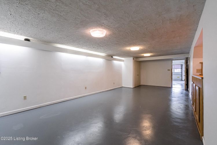 Listing Image 53