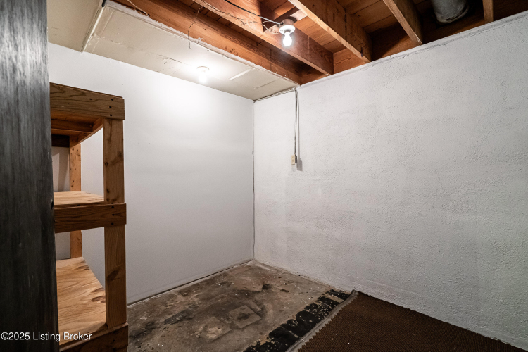 Listing Image 58