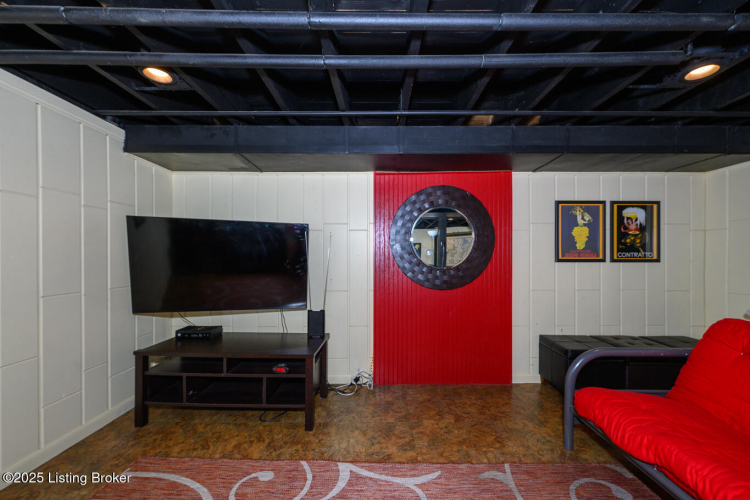 Listing Image 37