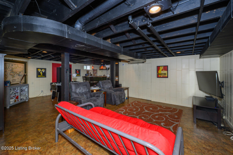 Listing Image 38