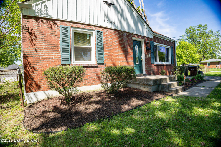 Listing Image 4