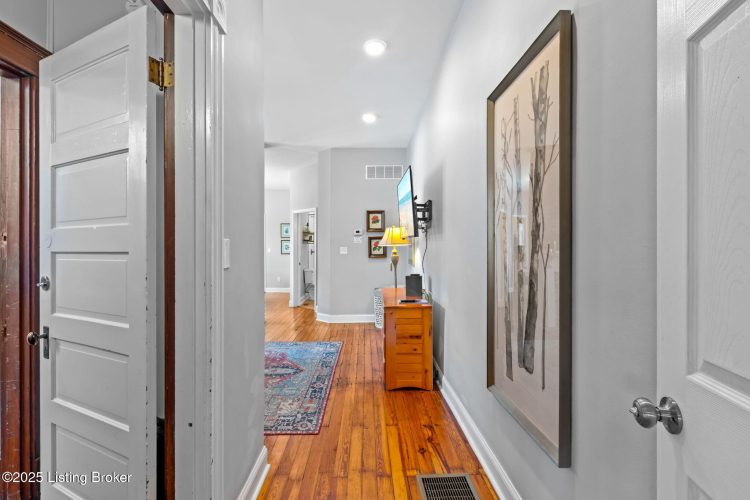 Listing Image 24