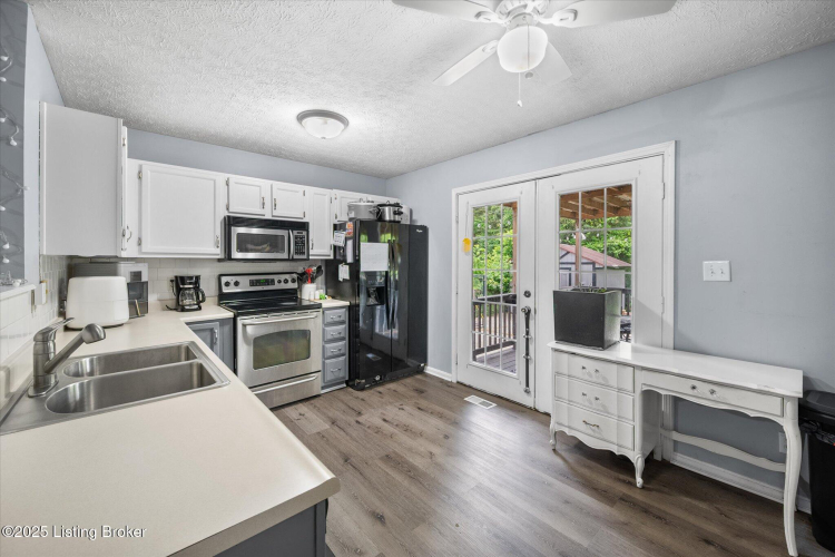 Listing Image 19