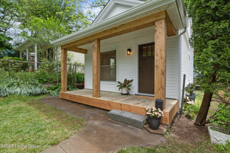 Listing Image 4