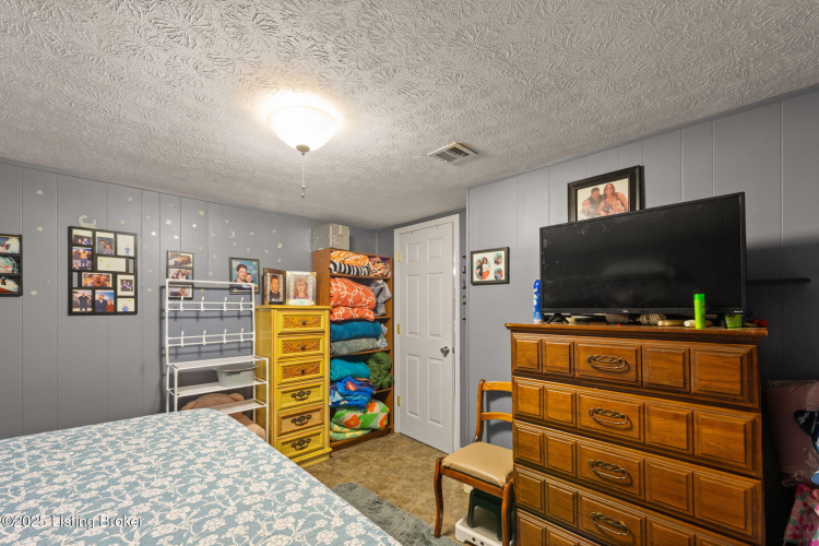 Listing Image 44