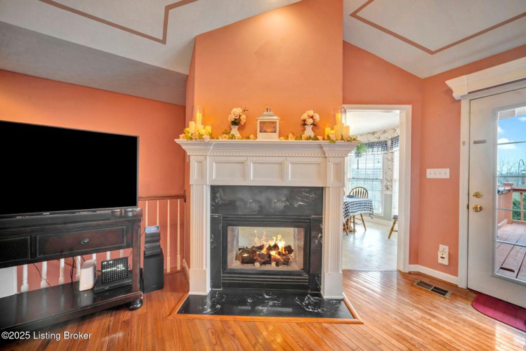 Listing Image 22