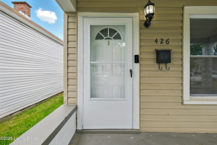 Listing Image 3
