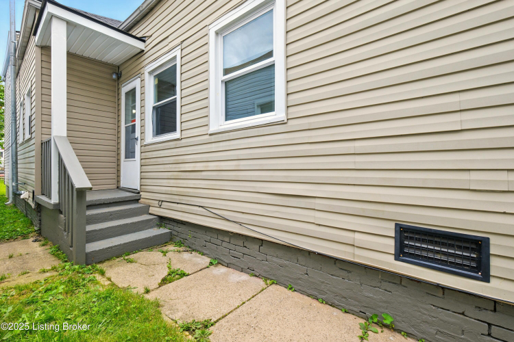 Listing Image 24
