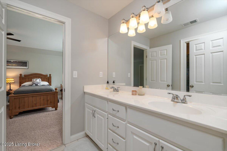 Listing Image 48