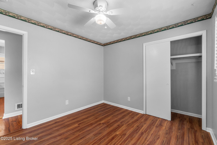 Listing Image 27