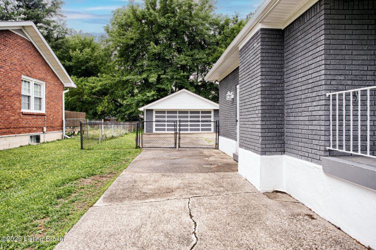 Listing Image 29