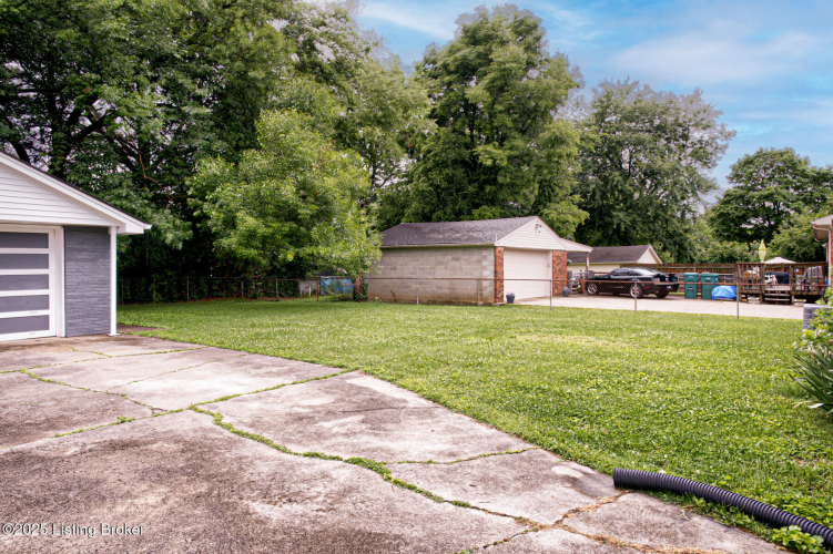 Listing Image 32