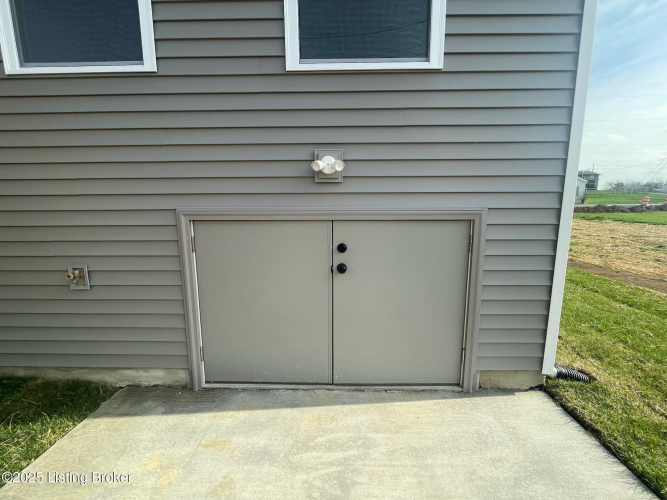 Listing Image 37