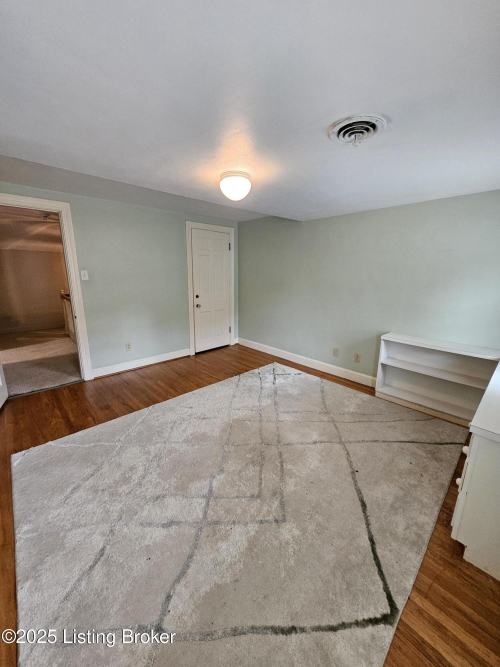 Listing Image 52