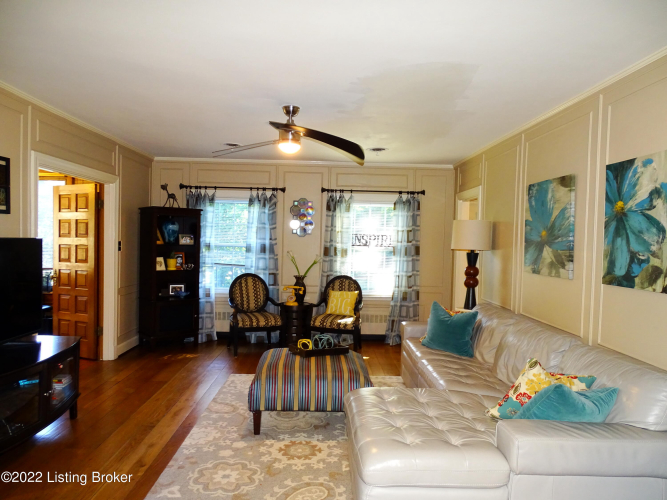 Listing Image 7