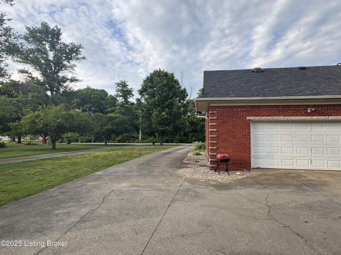 Listing Image 46