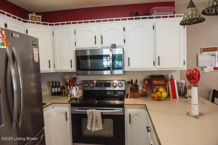 Listing Image 10