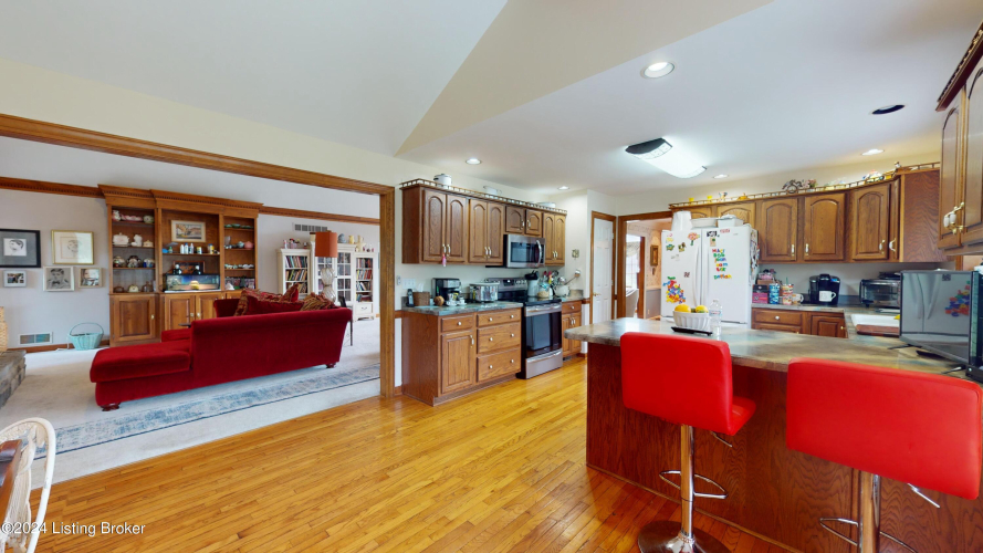 Listing Image 18
