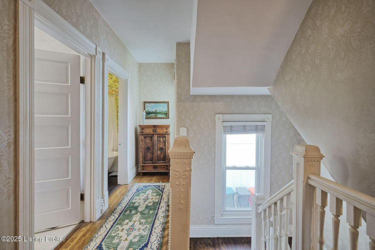 Listing Image 21