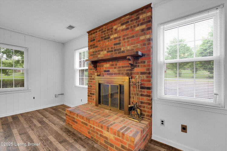 Listing Image 27