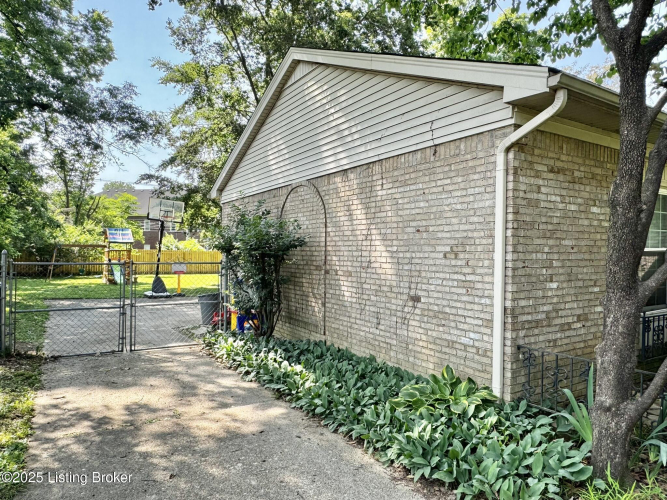 Listing Image 55