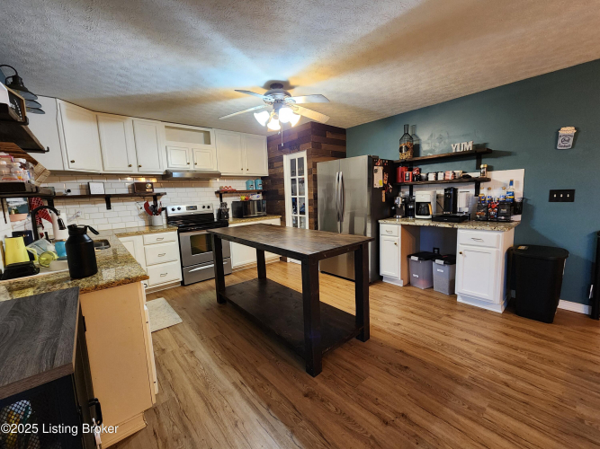 Listing Image 12