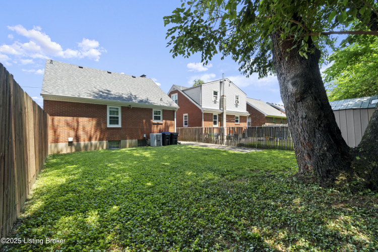 Listing Image 10