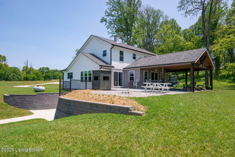 Listing Image 58