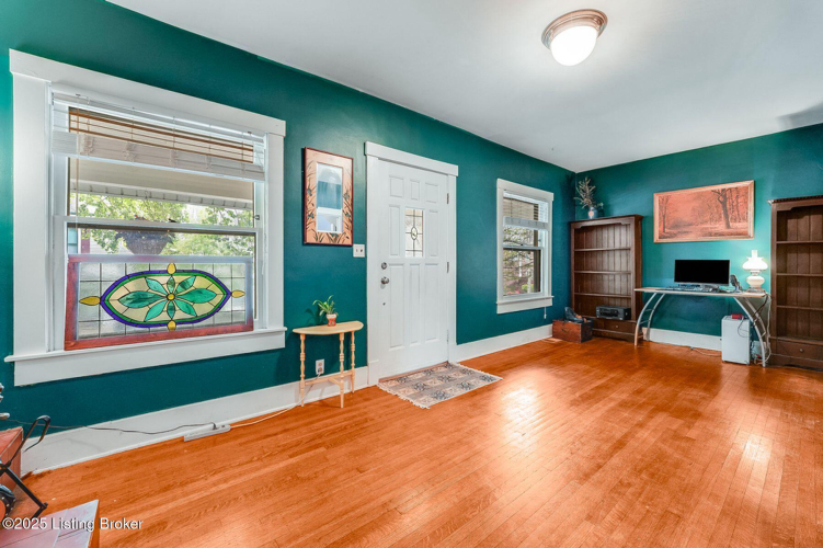 Listing Image 11