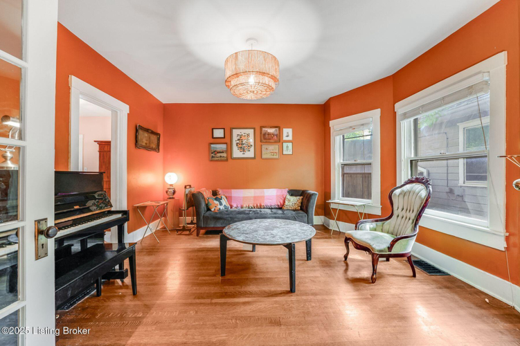 Listing Image 14