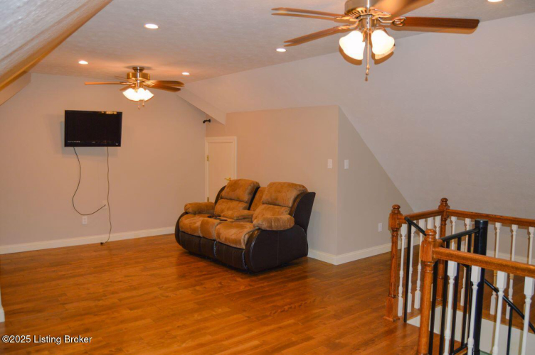 Listing Image 58