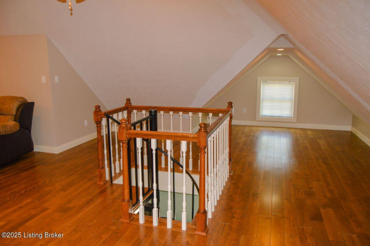 Listing Image 59