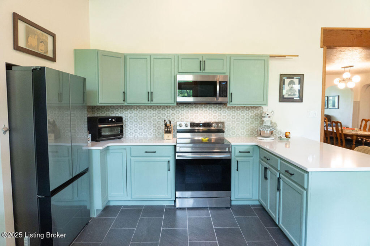 Listing Image 19